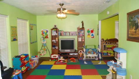 Lil Britches Daycare, Garland